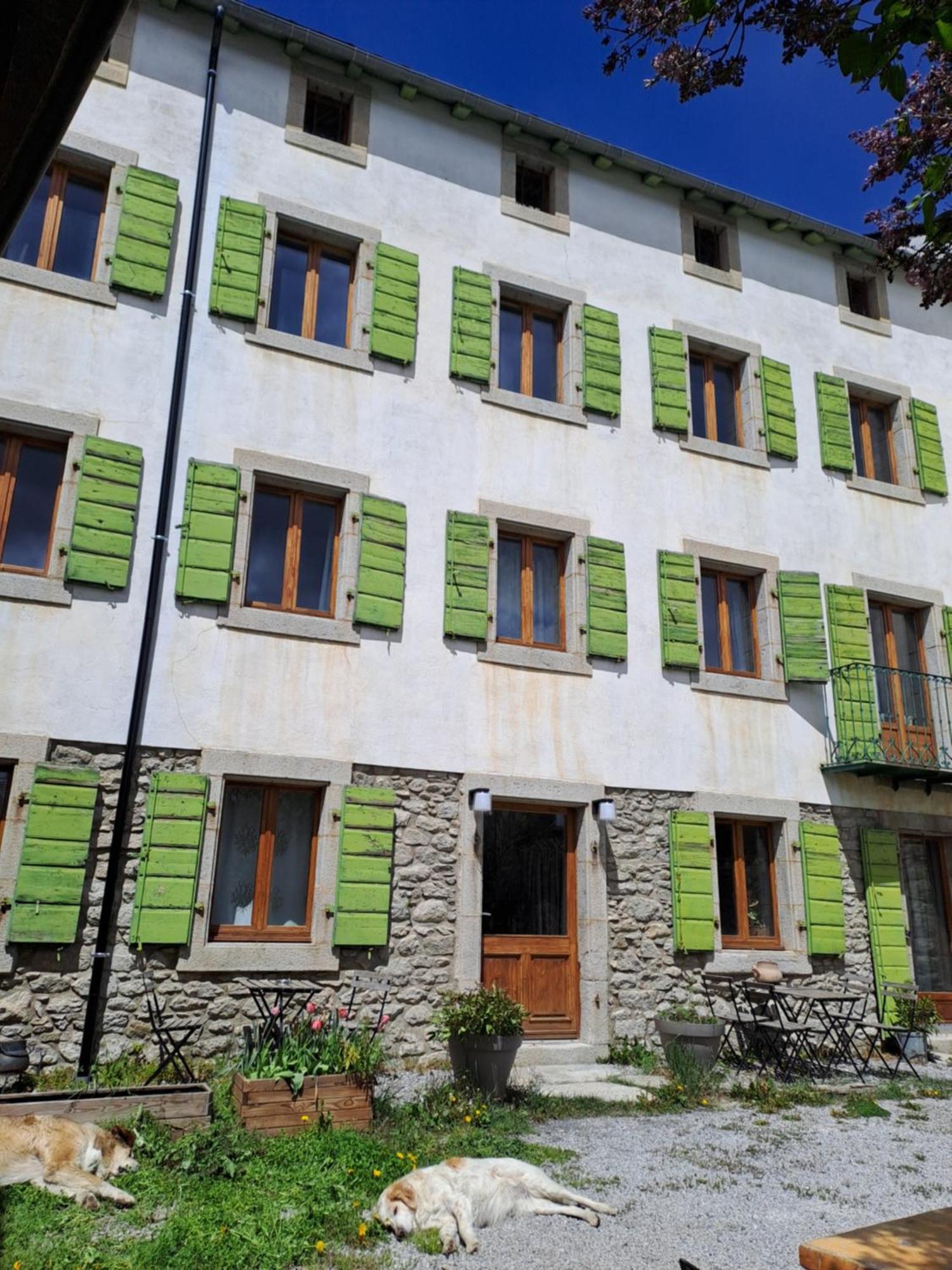 Le Grenier Des Moineaux Bed & Breakfast Font-Romeu-Odeillo-Via Eksteriør bilde